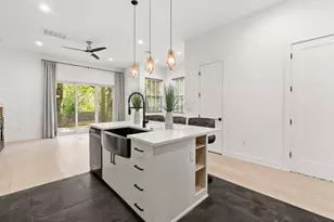 3304 E 17th St, Austin, TX 78721 - Photo 16