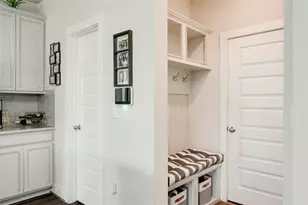 7502 Chesapeake Rail Ln, Austin, TX 78744 - Photo 16