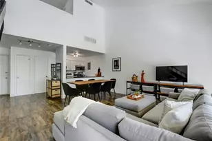 1818 S Lakeshore Blvd, Austin, TX 78741 - Photo 2