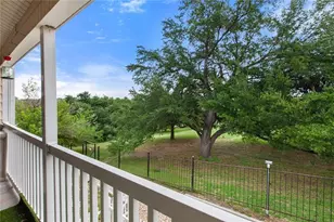 1818 S Lakeshore Blvd, Austin, TX 78741 - Photo 10