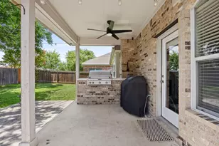 401 Wiltshire Dr, Hutto, TX 78634 - Photo 34