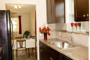 2100 E Stassney Ln, Austin, TX 78744 - Photo 2