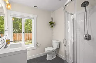 708 Sparks Ave, Austin, TX 78705 - Photo 34