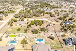 105 Rocky Summit Ct, Spicewood, TX 78669 - Photo 6