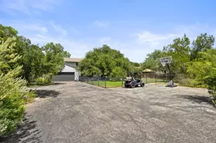 808 Vanguard St, Lakeway, TX 78734 - Photo 32