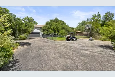 808 Vanguard Street, Lakeway, TX 78734 - Photo 32