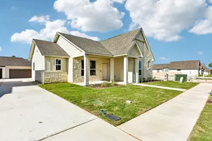 472 Treadwell Ln, Kyle, TX 78640 - Photo 2