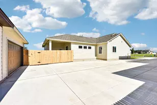 472 Treadwell Ln, Kyle, TX 78640 - Photo 30