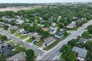 2101 Boxwood Path, Round Rock, TX 78664 - Photo 2