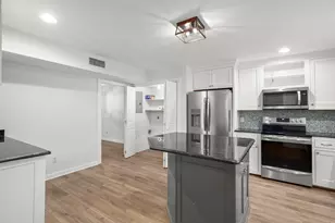 2009 Browning Dr, Austin, TX 78752 - Photo 6