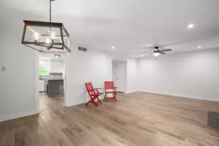 2009 Browning Dr, Austin, TX 78752 - Photo 10