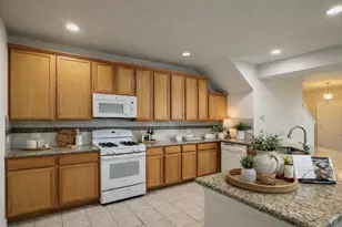 1705 Arbor Knot Dr, Kyle, TX 78640 - Photo 2