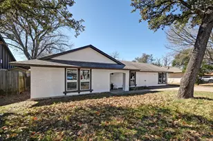 1017 Cripple Creek Dr, Austin, TX 78758 - Photo 2