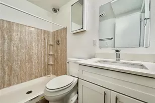 911 W 22nd St, Austin, TX 78705 - Photo 6