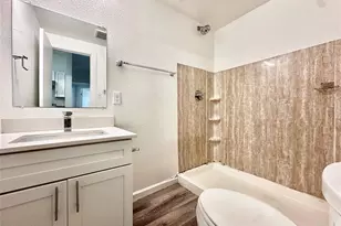 911 W 22nd St, Austin, TX 78705 - Photo 4