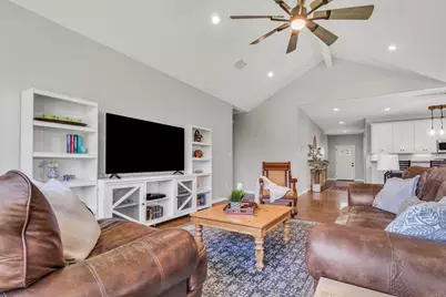 329 Kaanapali Lane, Bastrop, TX 78602 - Photo 16