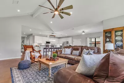 329 Kaanapali Lane, Bastrop, TX 78602 - Photo 12