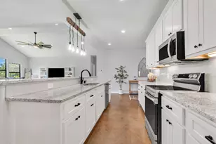 329 Kaanapali Ln, Bastrop, TX 78602 - Photo 6