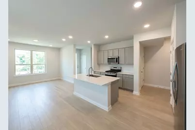 8311 Springsteen Drive #318, Austin, TX 78744 - Photo 6