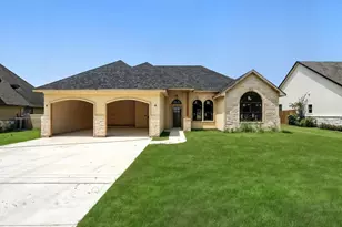 301 Live Oak St, Gonzales, TX 78629 - Photo 4