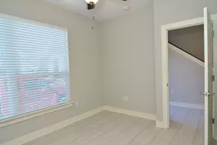 2921 Bond Dr, Austin, TX 78741 - Photo 8