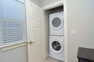 2921 Bond Dr, Austin, TX 78741 - Photo 12