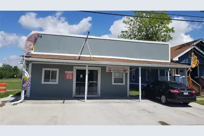 405 S Main Street, Taylor, TX 76574 - Photo 2