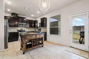 212 Plata Ln, Jarrell, TX 76537 - Photo 10