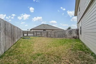 212 Plata Ln, Jarrell, TX 76537 - Photo 26