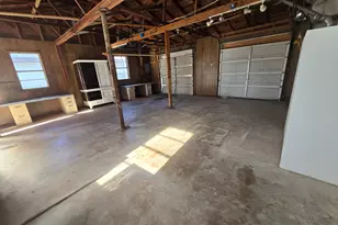 305 N 5th St, Thorndale, TX 76577 - Photo 18