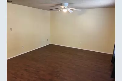 208 N Vanderveer Street #4, Burnet, TX 78611 - Photo 4