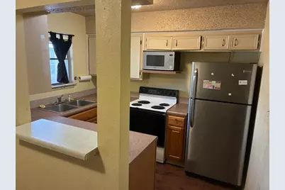 208 N Vanderveer Street #4, Burnet, TX 78611 - Photo 2