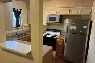 208 N Vanderveer St, Burnet, TX 78611 - Photo 2