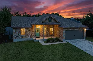 10213 Thomas Ln, Dripping Springs, TX 78620 - Photo 2