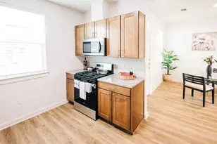 7051 Meadow Lake Blvd, Austin, TX 78744 - Photo 10