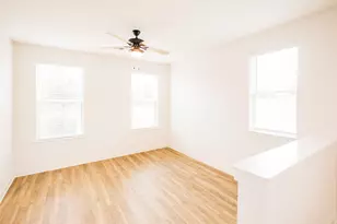7051 Meadow Lake Blvd, Austin, TX 78744 - Photo 14