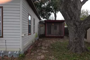 200 W Moerbe St, Thorndale, TX 76577 - Photo 18