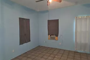 200 W Moerbe St, Thorndale, TX 76577 - Photo 14