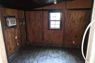 200 W Moerbe St, Thorndale, TX 76577 - Photo 16