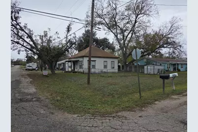 200 W Moerbe Street, Thorndale, TX 76577 - Photo 2