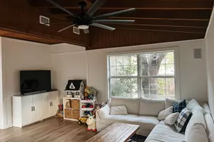 1000 Blue Bird Ct, Round Rock, TX 78681 - Photo 2