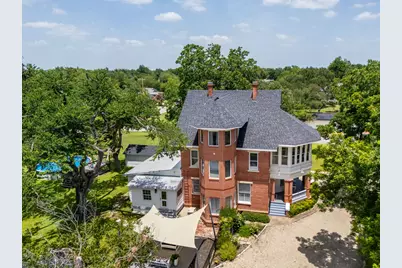 1220 W Lake Drive, Taylor, TX 76574 - Photo 1