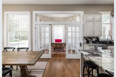 1220 W Lake Drive, Taylor, TX 76574 - Photo 4