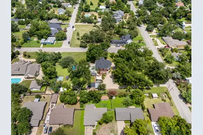 1220 W Lake Drive, Taylor, TX 76574 - Photo 30
