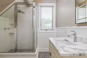 1220 W Lake Dr, Taylor, TX 76574 - Photo 10