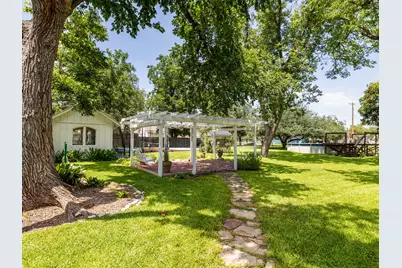 1220 W Lake Drive, Taylor, TX 76574 - Photo 32