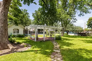 1220 W Lake Dr, Taylor, TX 76574 - Photo 32