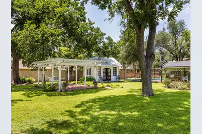 1220 W Lake Drive, Taylor, TX 76574 - Photo 24