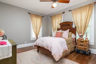 1220 W Lake Dr, Taylor, TX 76574 - Photo 10