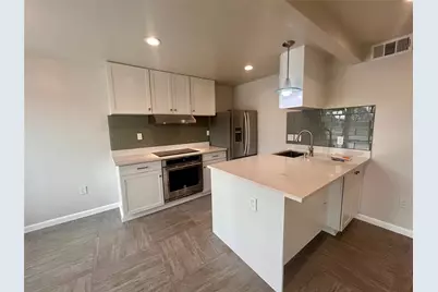 901 E 40th Street #102, Austin, TX 78751 - Photo 2
